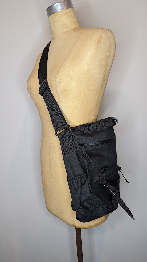 Obey Clothing Vintage Black Field Messenger Bag